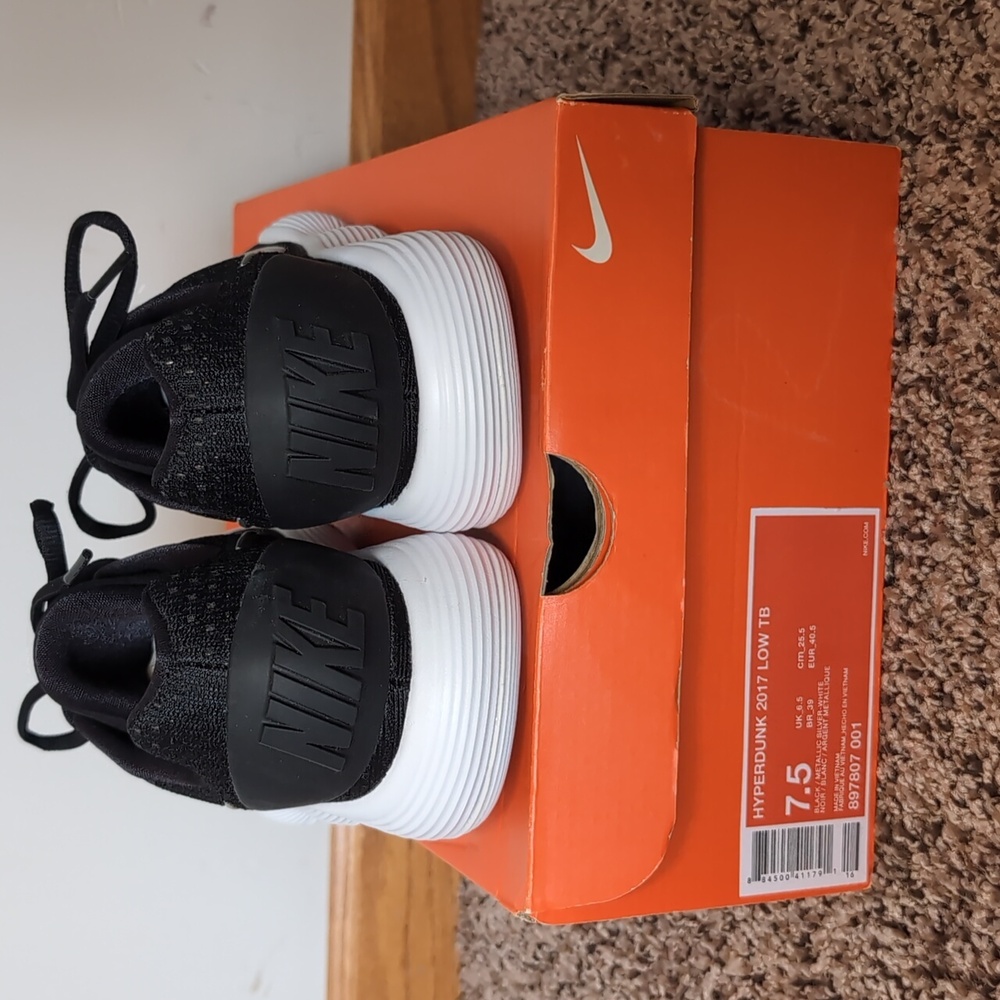 2017 Hyperdunks - Picture 3 of 5